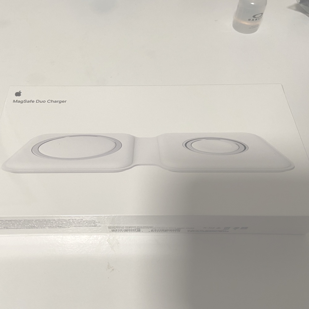 MagSafe Duo Charger